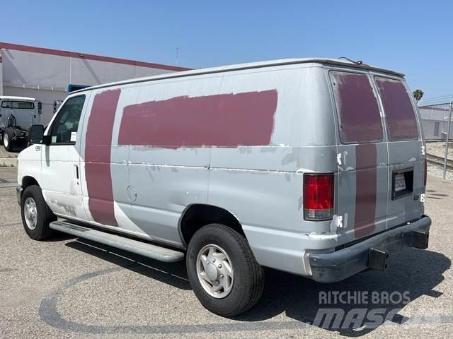 Ford E-250 Lieferwagen
