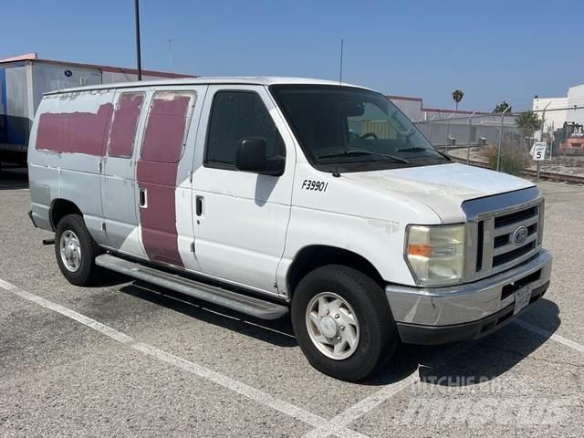 Ford E-250 Lieferwagen