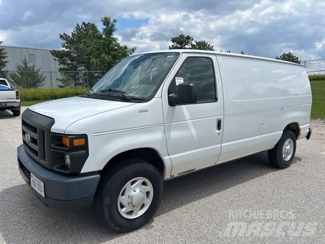 Ford E-250 Lieferwagen