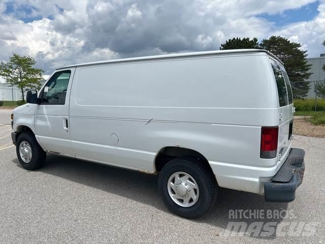 Ford E-250 Lieferwagen