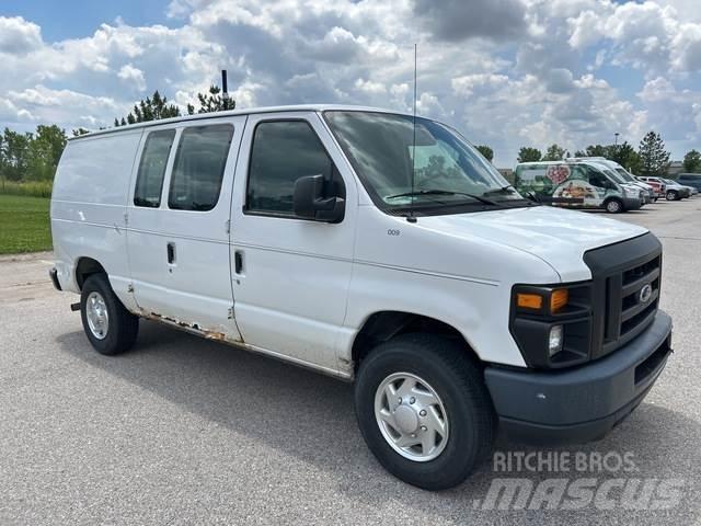 Ford E-250 Lieferwagen