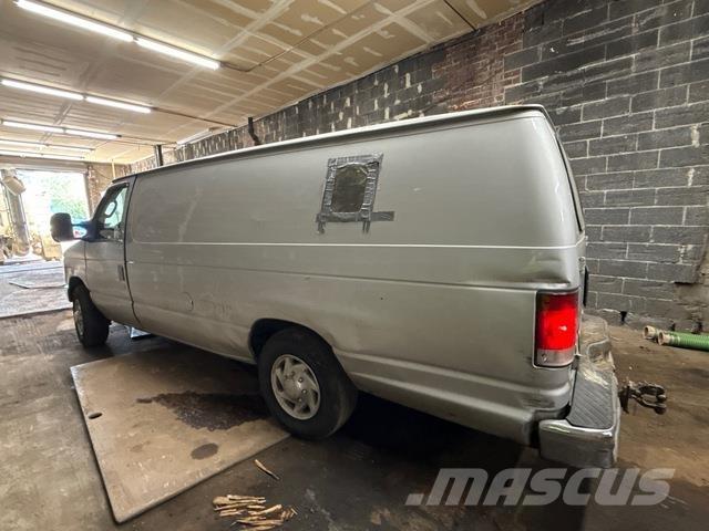 Ford E-250 Lieferwagen