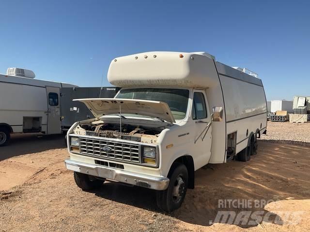 Ford E-350 Lieferwagen
