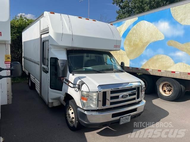 Ford E-350 Kastenwagen