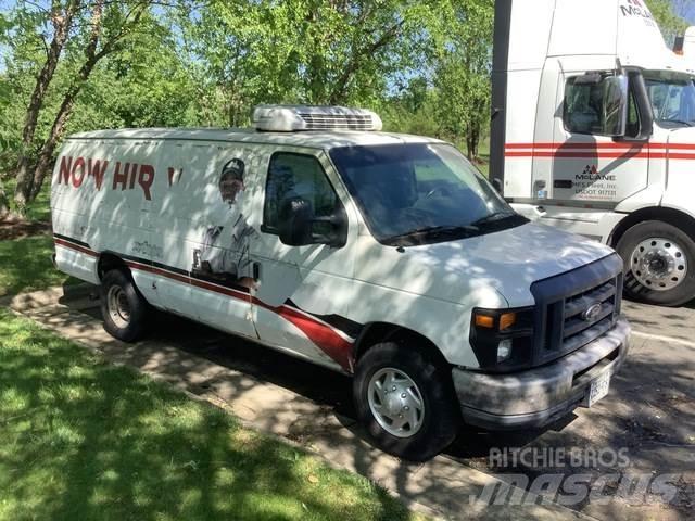 Ford E-350 Lieferwagen
