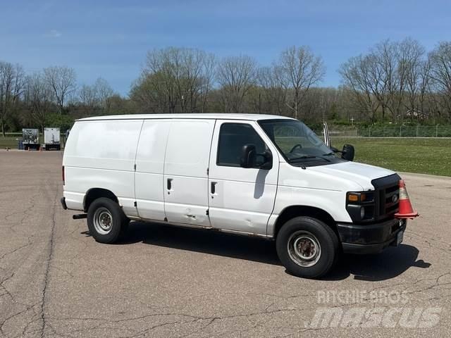 Ford E-350 Lieferwagen