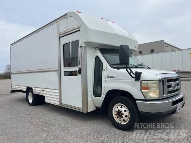 Ford E-350 Lieferwagen
