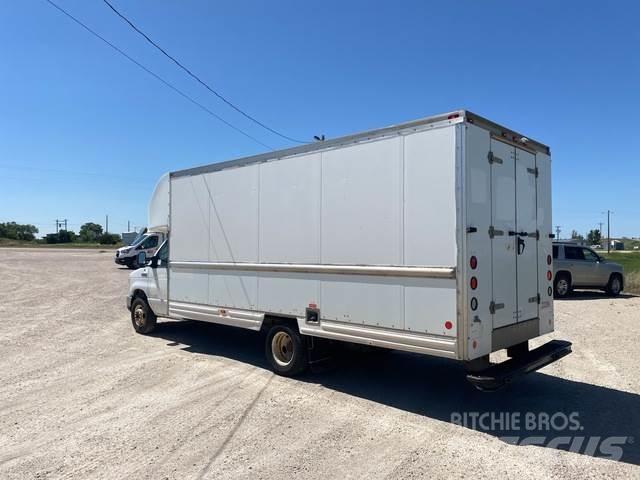 Ford E-350 Kastenwagen