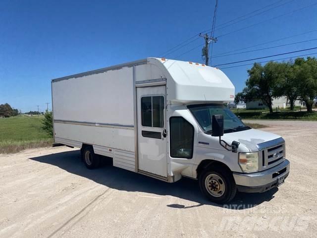 Ford E-350 Kastenwagen