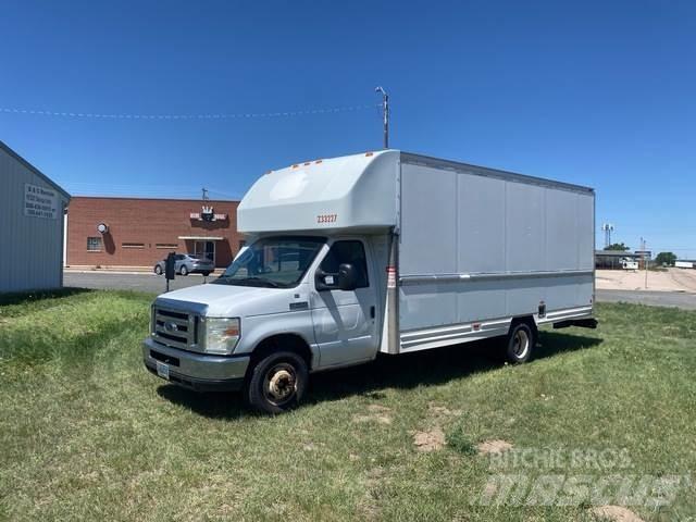 Ford E-350 Kastenwagen