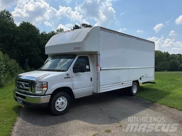 Ford E-350 Kastenwagen