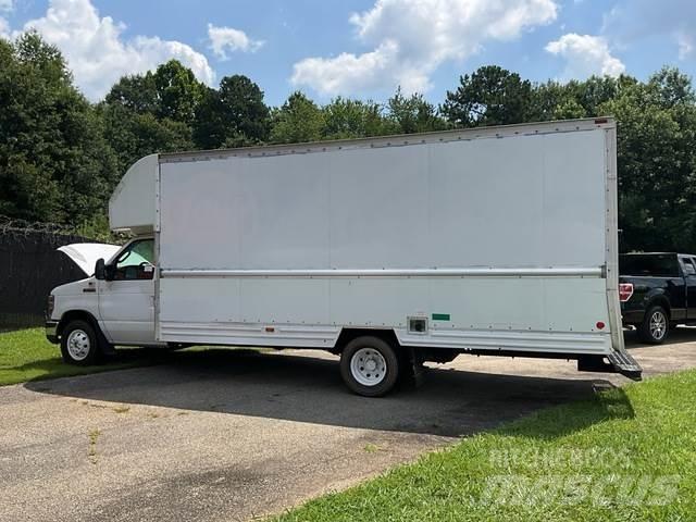 Ford E-350 Kastenwagen