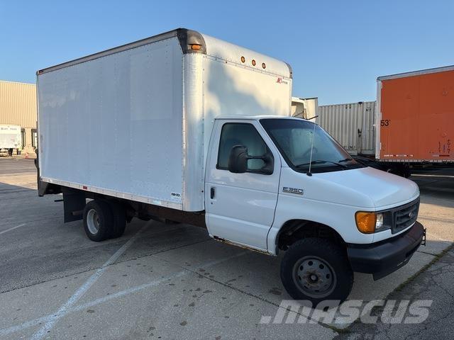 Ford E-350 Lieferwagen