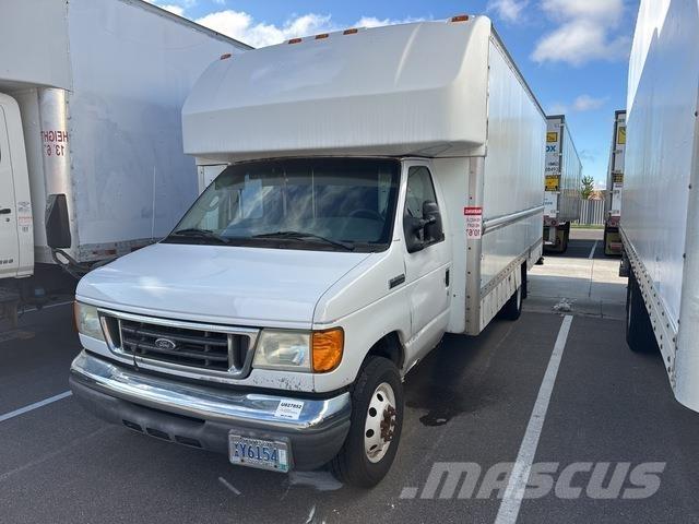 Ford E-350 Kastenwagen