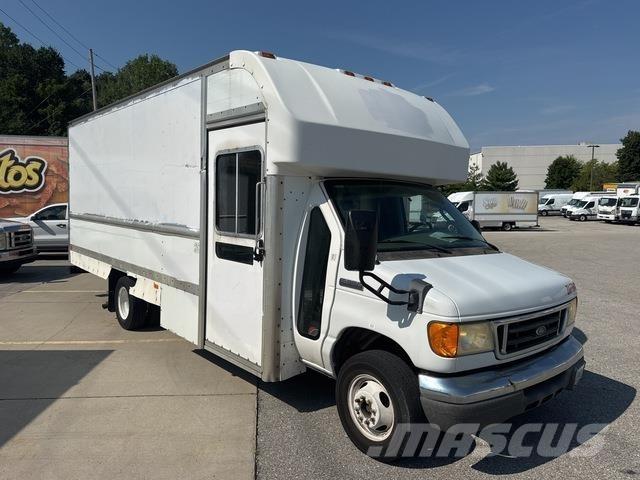Ford E-350 Lieferwagen