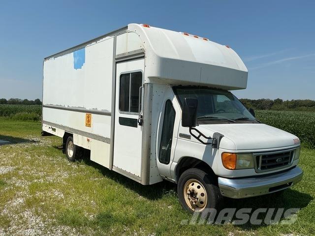 Ford E-350 Lieferwagen