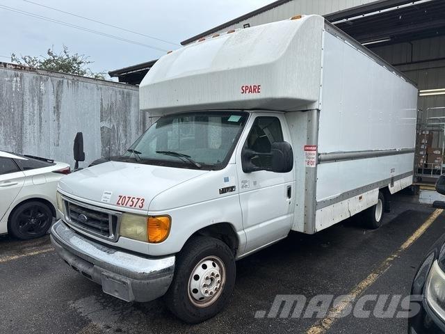 Ford E-350 Kastenwagen