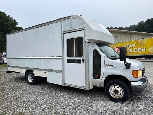 Ford E-350 Lieferwagen