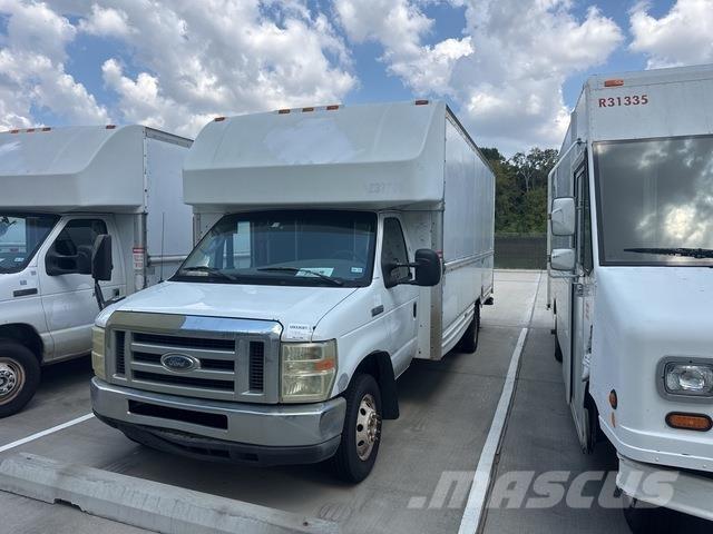 Ford E-350 Kastenwagen