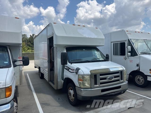 Ford E-350 Kastenwagen