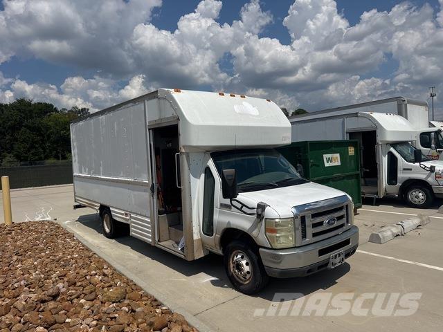 Ford E-350 Lieferwagen