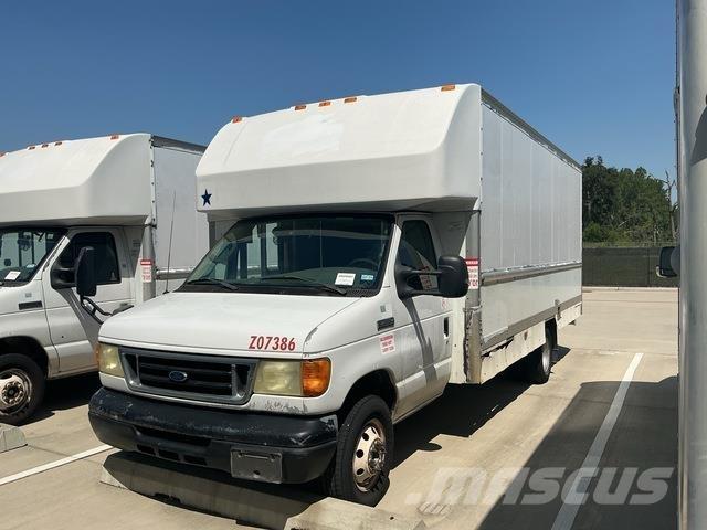 Ford E-350 Kastenwagen