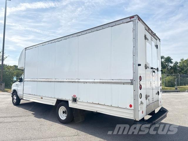 Ford E-350 Kastenwagen