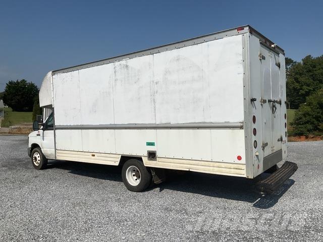 Ford E-350 Kofferaufbau