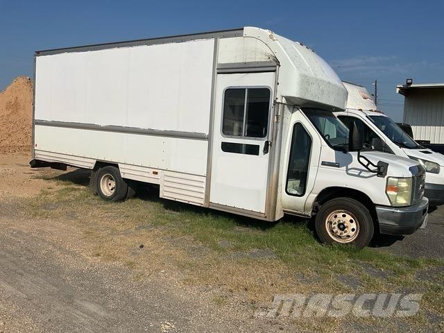 Ford E-350 Kastenwagen