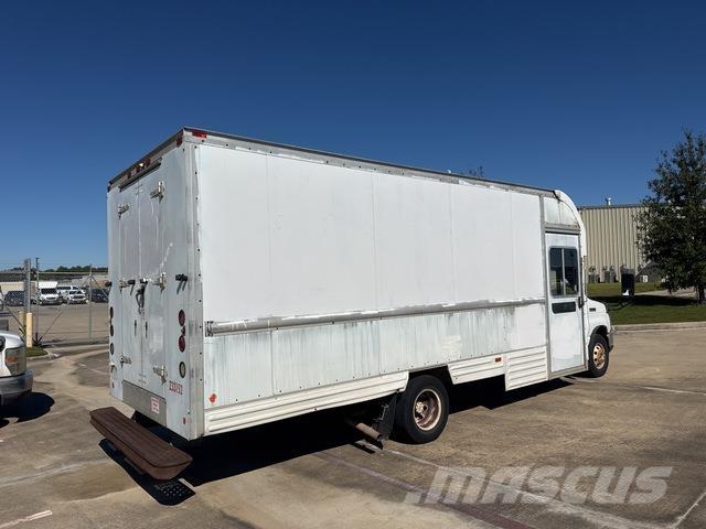 Ford E-350 Kofferaufbau