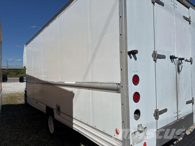 Ford E-350 Kastenwagen