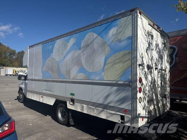 Ford E-350 Kastenwagen