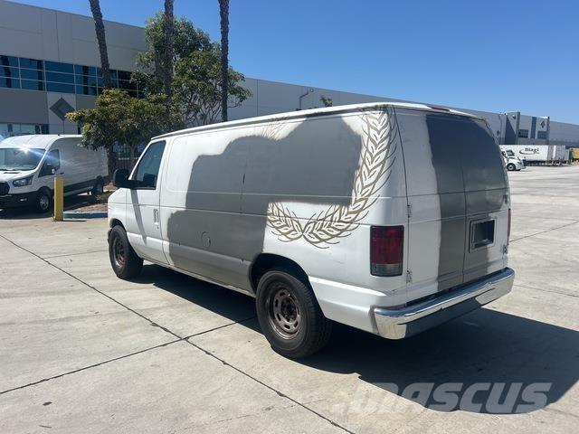 Ford E250 Lieferwagen