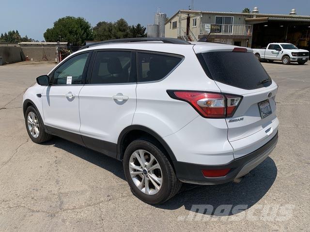 Ford Escape PKWs