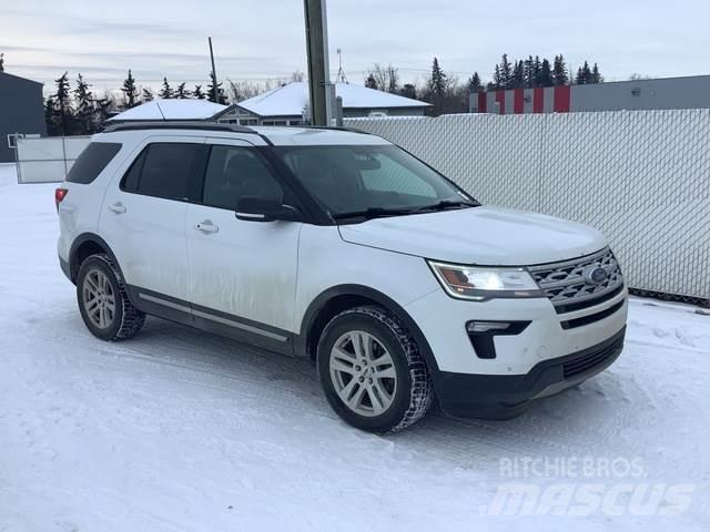 Ford Explorer PKWs