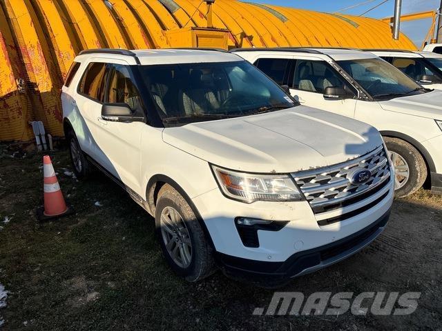 Ford Explorer PKWs