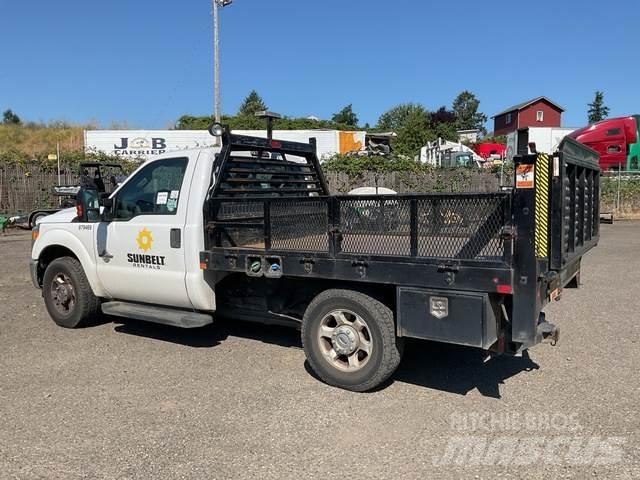 Ford F-250 Pritschenwagen/Pritschenwagen mit Seitenklappe