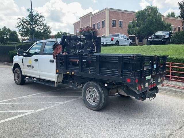 Ford F-250 Pritschenwagen/Pritschenwagen mit Seitenklappe
