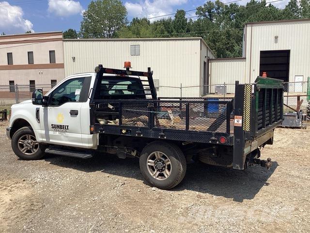 Ford F-250 Pritschenwagen/Pritschenwagen mit Seitenklappe