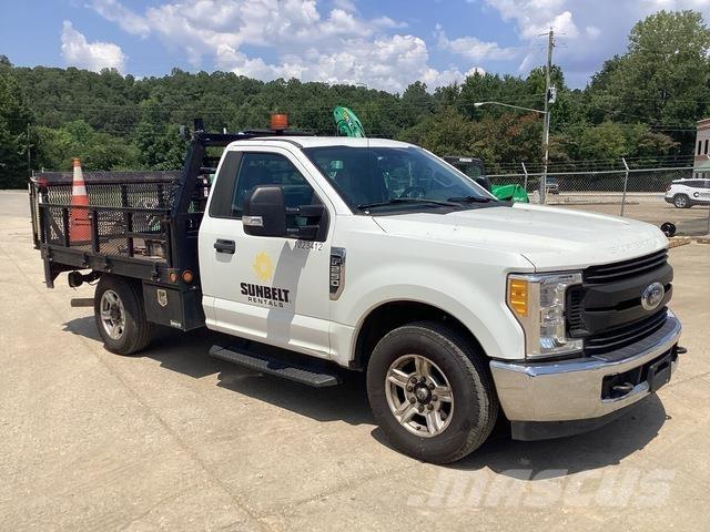 Ford F-250 Pritschenwagen/Pritschenwagen mit Seitenklappe