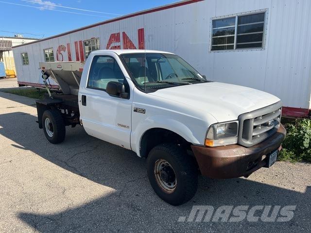 Ford F-250 Schneeschilde und -pflüge