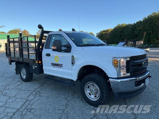 Ford F-250 Pritschenwagen/Pritschenwagen mit Seitenklappe