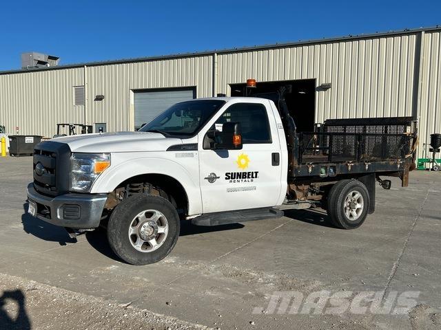 Ford F-250 Pritschenwagen/Pritschenwagen mit Seitenklappe