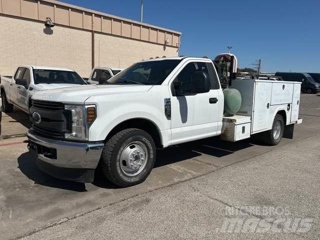 Ford F-350 Pickup/Pritschenwagen