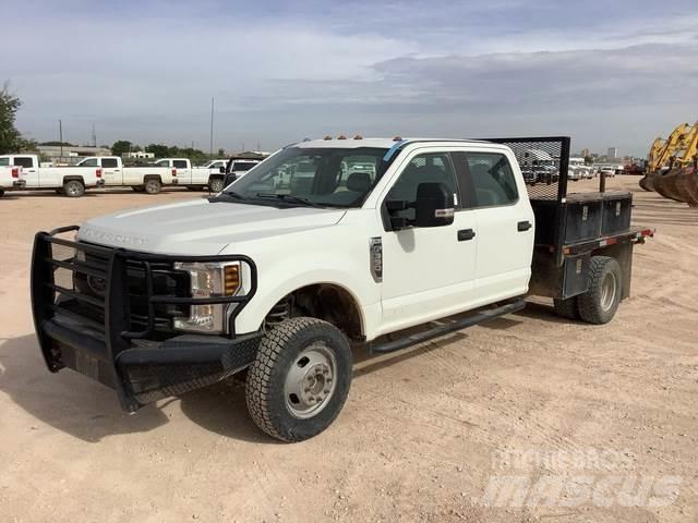 Ford F-350 Pritschenwagen/Pritschenwagen mit Seitenklappe