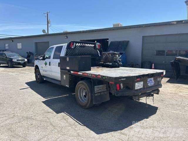 Ford F-350 Pritschenwagen/Pritschenwagen mit Seitenklappe