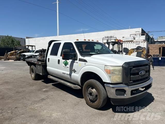Ford F-350 Pritschenwagen/Pritschenwagen mit Seitenklappe