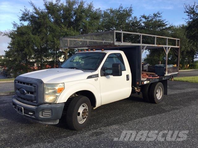 Ford F-350 Pritschenwagen/Pritschenwagen mit Seitenklappe