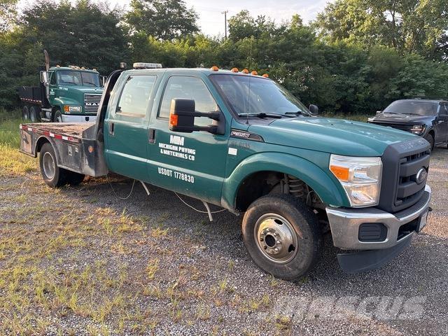 Ford F-350 Pritschenwagen/Pritschenwagen mit Seitenklappe