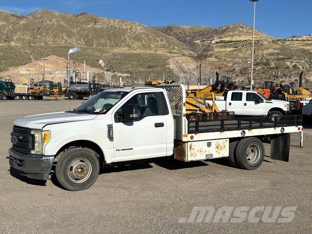 Ford F-350 Pritschenwagen/Pritschenwagen mit Seitenklappe